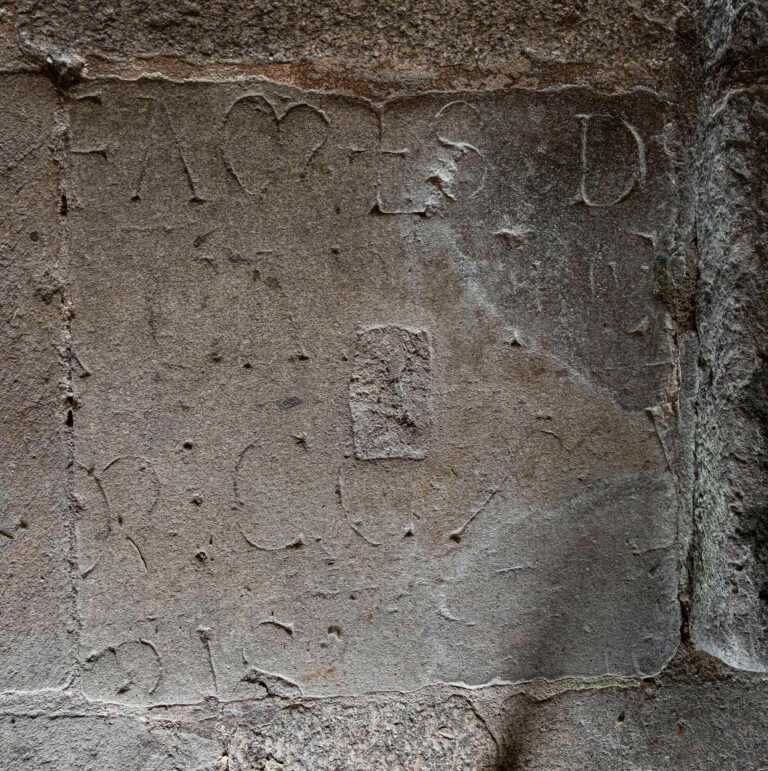 Epitaphium sepulcrale de ¿?, canónigo de Sar